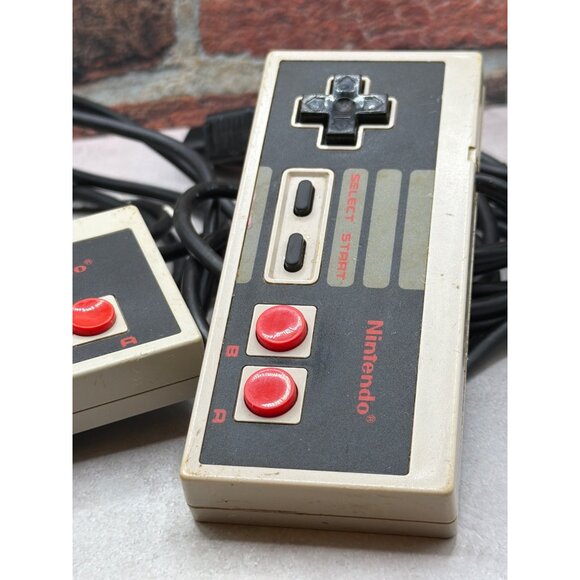 Nintendo NES Original Controllers Wired 7-Pin Plug Retro Gaming NOT TESTED - Picture 2 of 6